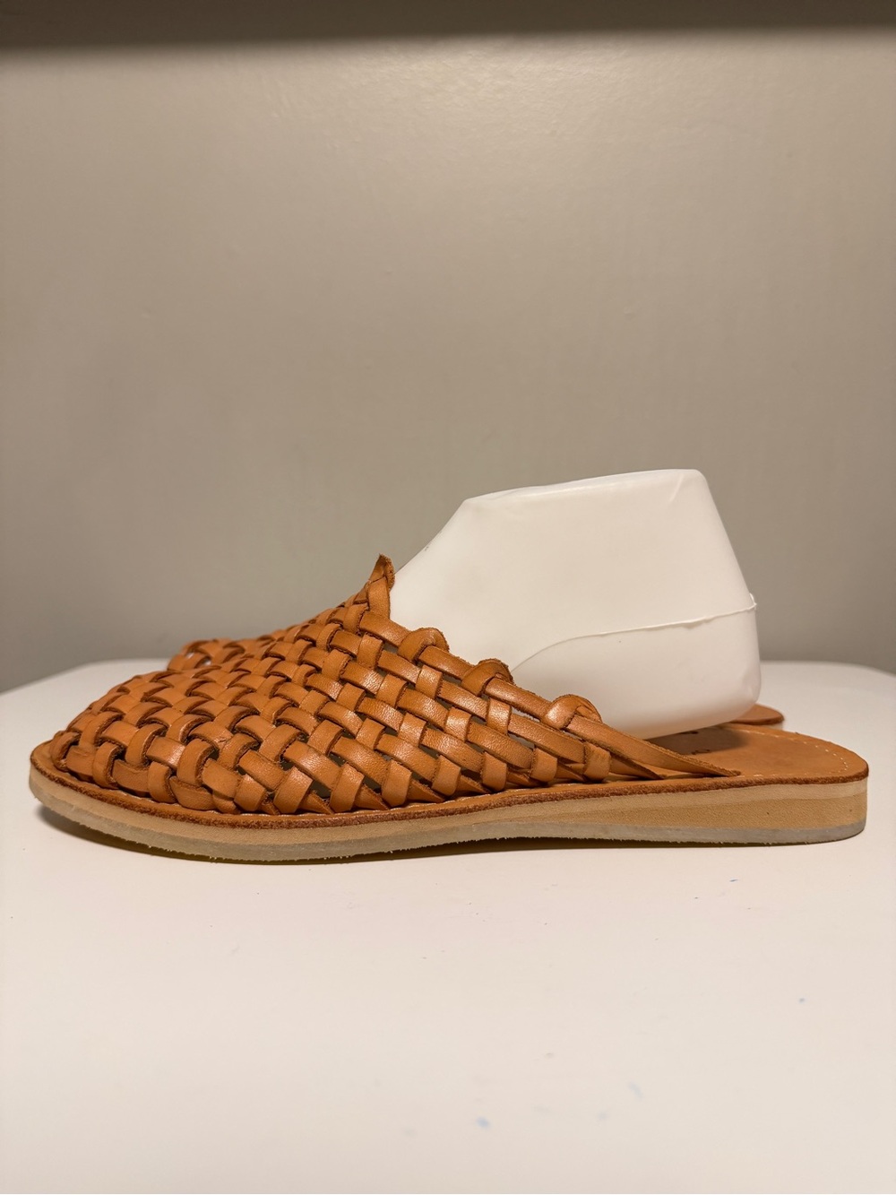Macarena Collection Tan Leather Sandal Flat Women’s US 7
